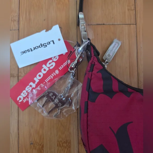 NWT L.A.M.B. LeSportsac By Gwen Stefani Small Hella Hobo Red - Picture 6 of 13